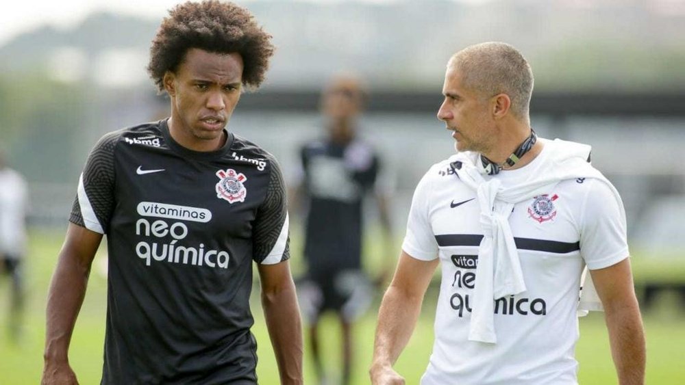 Corinthians pode ter estreia de quarteto entre os titulares contra o América-MG.