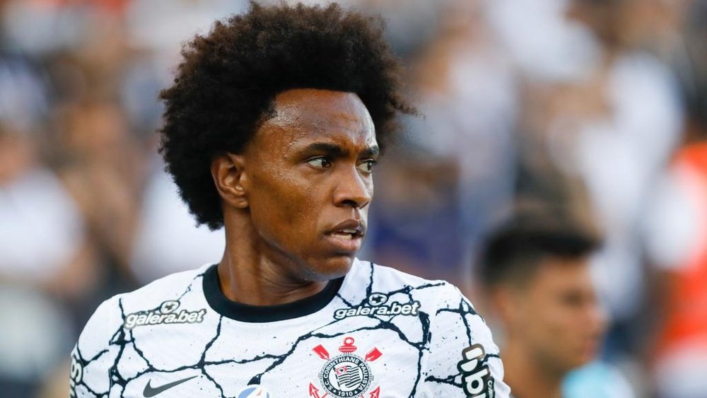 Willian se revolta e desabafa após torcedor do Boca que cometeu ato de racismo ser solto