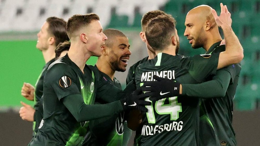 Wolfsburg resume training