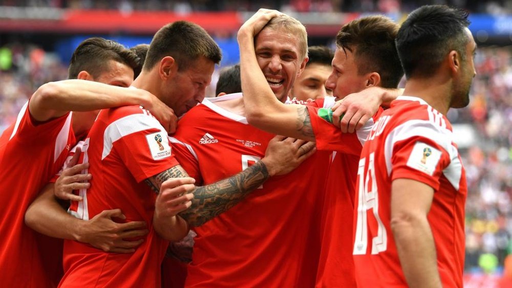 Rússia atropela Arábia Saudita na estreia do Mundial. Goal