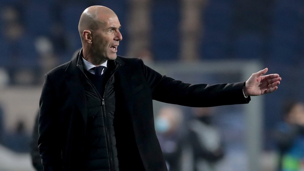 Desfalcado, Real Madrid vira 'italiano' com Zidane. Goal