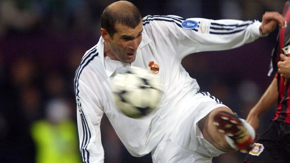 Golaço de Zidane faz 17 anos