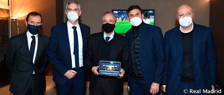 Intercambio de obsequios entre Inter y Madrid